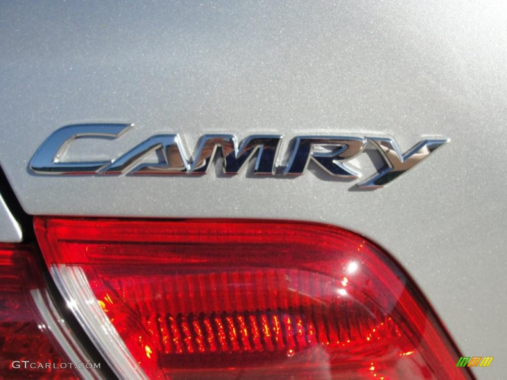 2011 Camry SE - Classic Silver Metallic / Ash photo #15