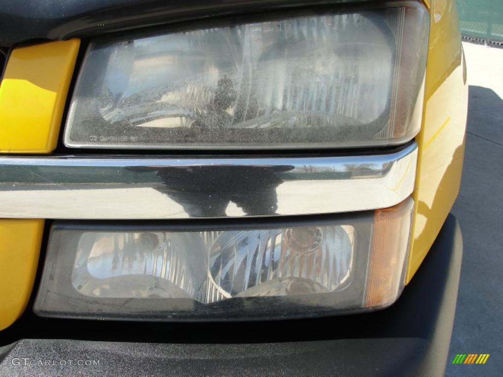 2003 Avalanche 1500 Z71 4x4 - Yellow / Dark Charcoal photo #10