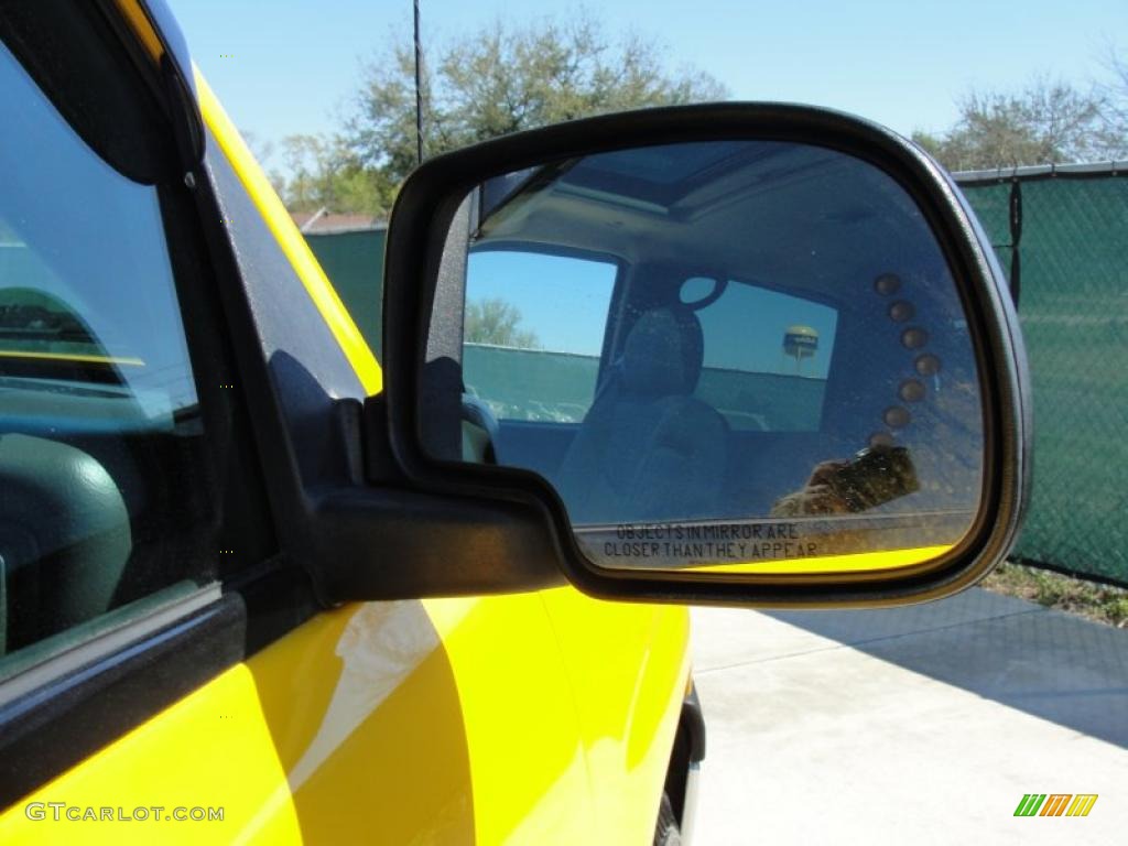 2003 Avalanche 1500 Z71 4x4 - Yellow / Dark Charcoal photo #18