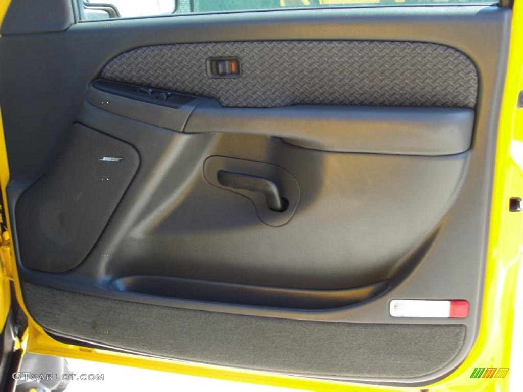 2003 Avalanche 1500 Z71 4x4 - Yellow / Dark Charcoal photo #29