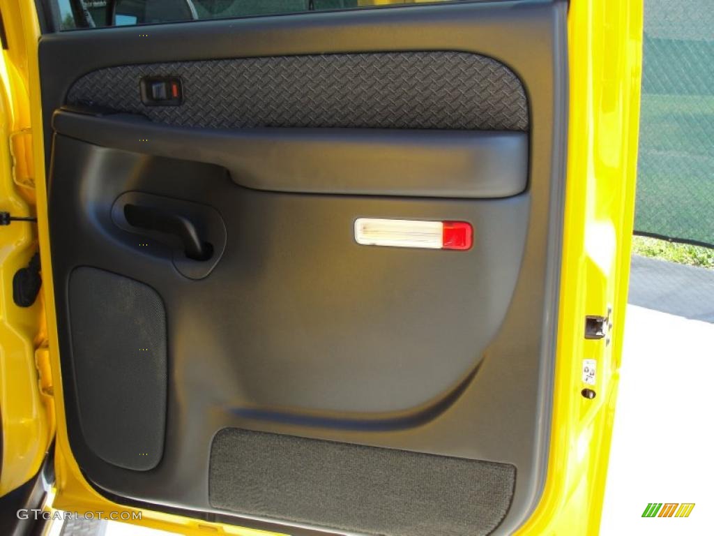 2003 Avalanche 1500 Z71 4x4 - Yellow / Dark Charcoal photo #32