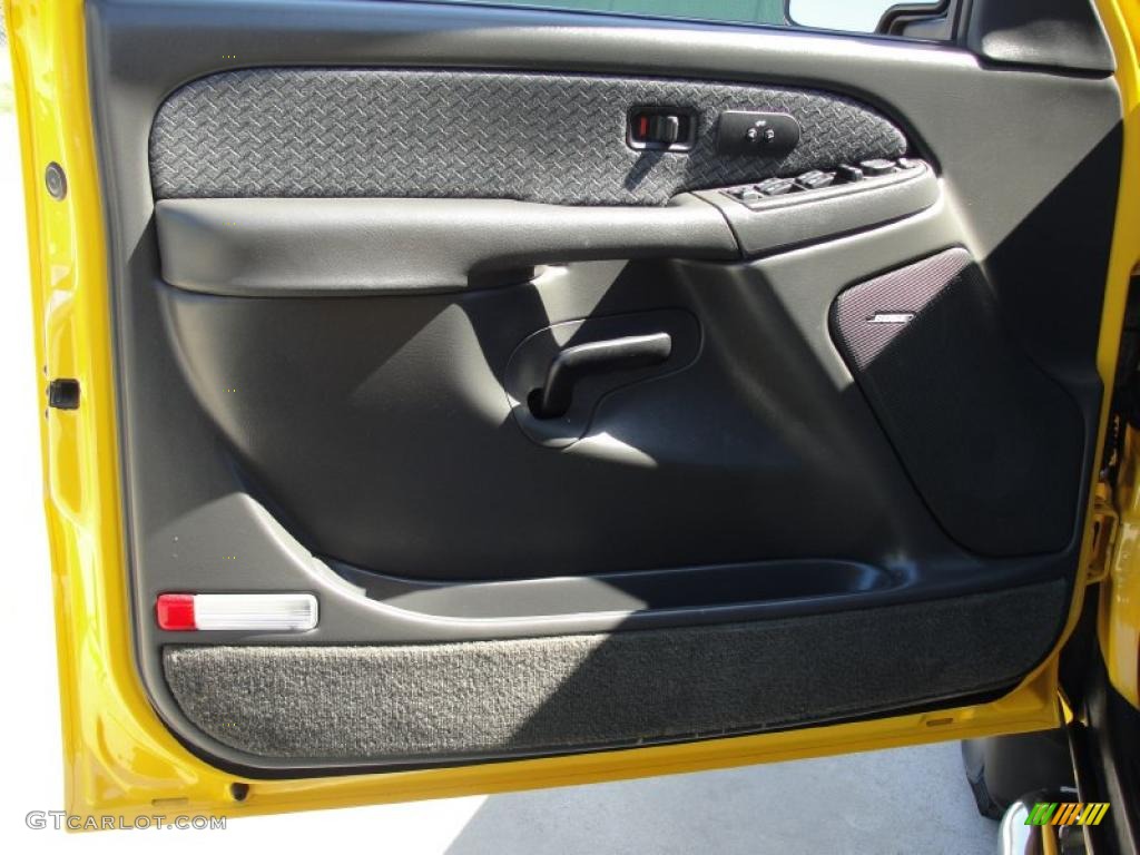 2003 Avalanche 1500 Z71 4x4 - Yellow / Dark Charcoal photo #36