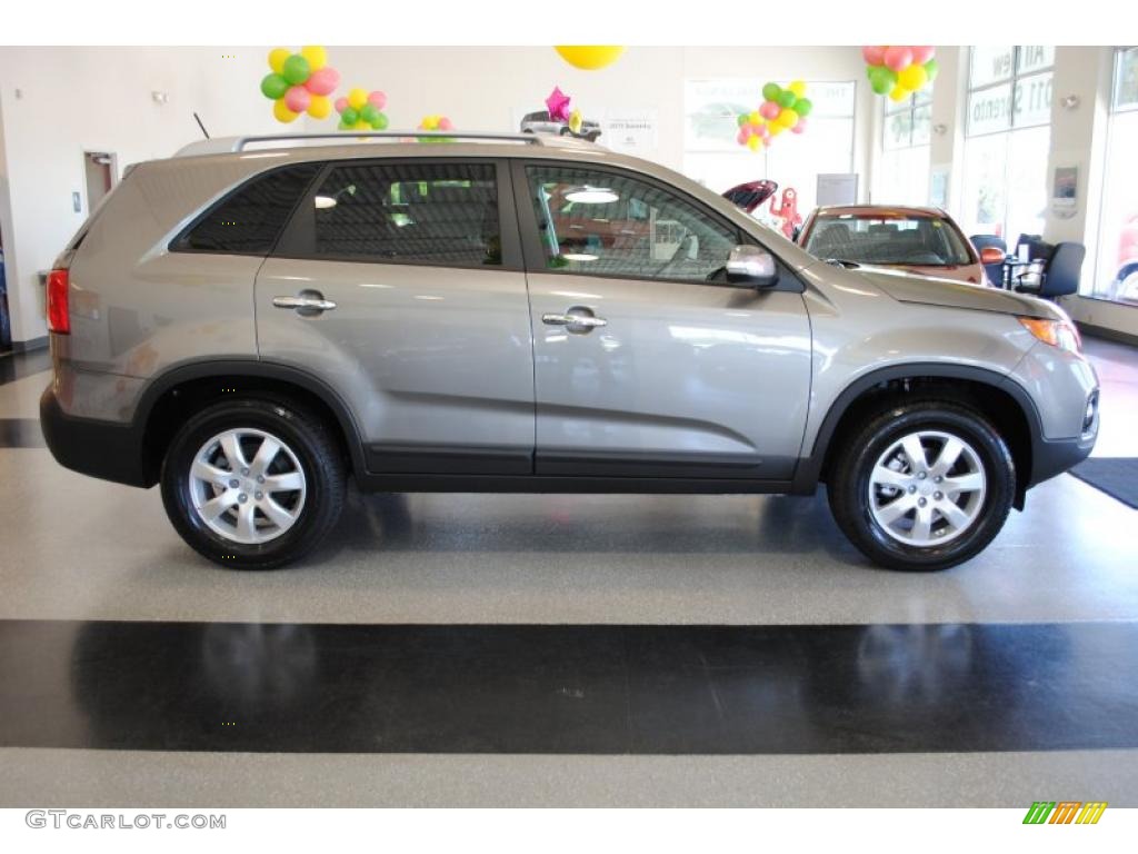 2011 Sorento LX - Titanium Silver / Black photo #9