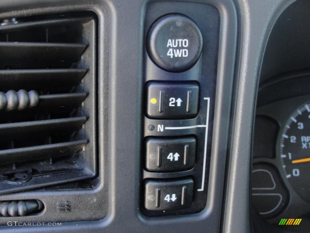 2003 Avalanche 1500 Z71 4x4 - Yellow / Dark Charcoal photo #48