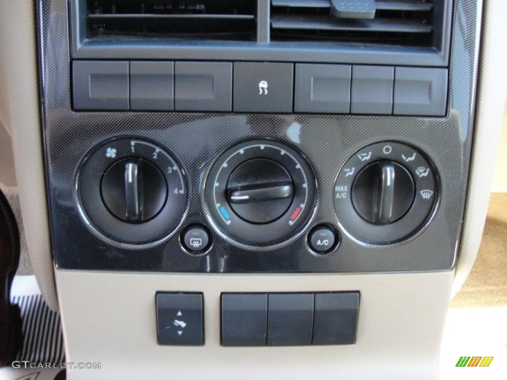 2009 Ford Explorer XLT Controls Photo #46578320