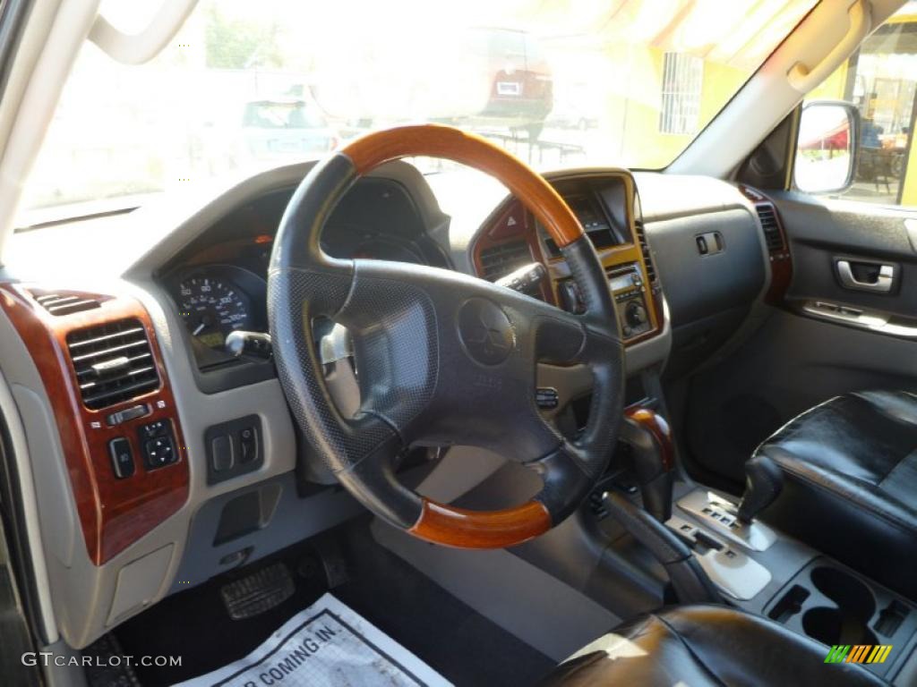 2003 Montero Limited 4x4 - Solano Black Pearl / Charcoal photo #7