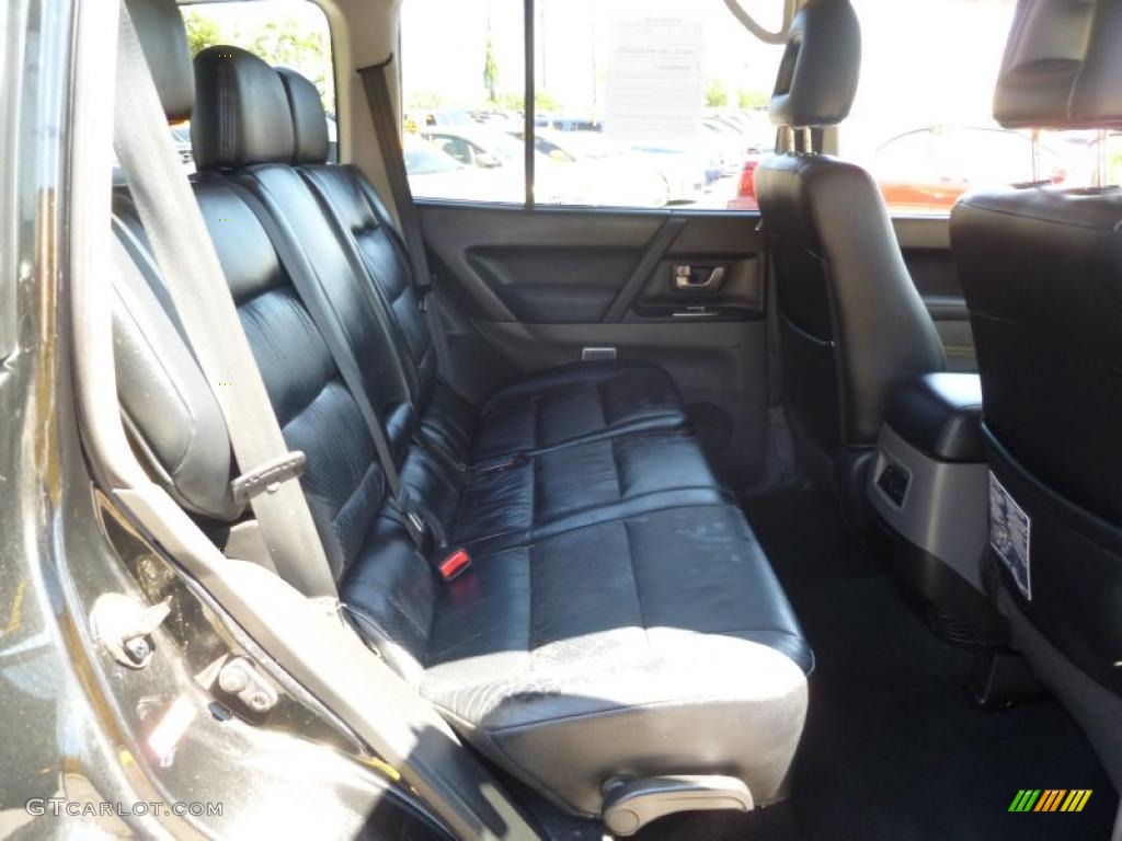 2003 Montero Limited 4x4 - Solano Black Pearl / Charcoal photo #10