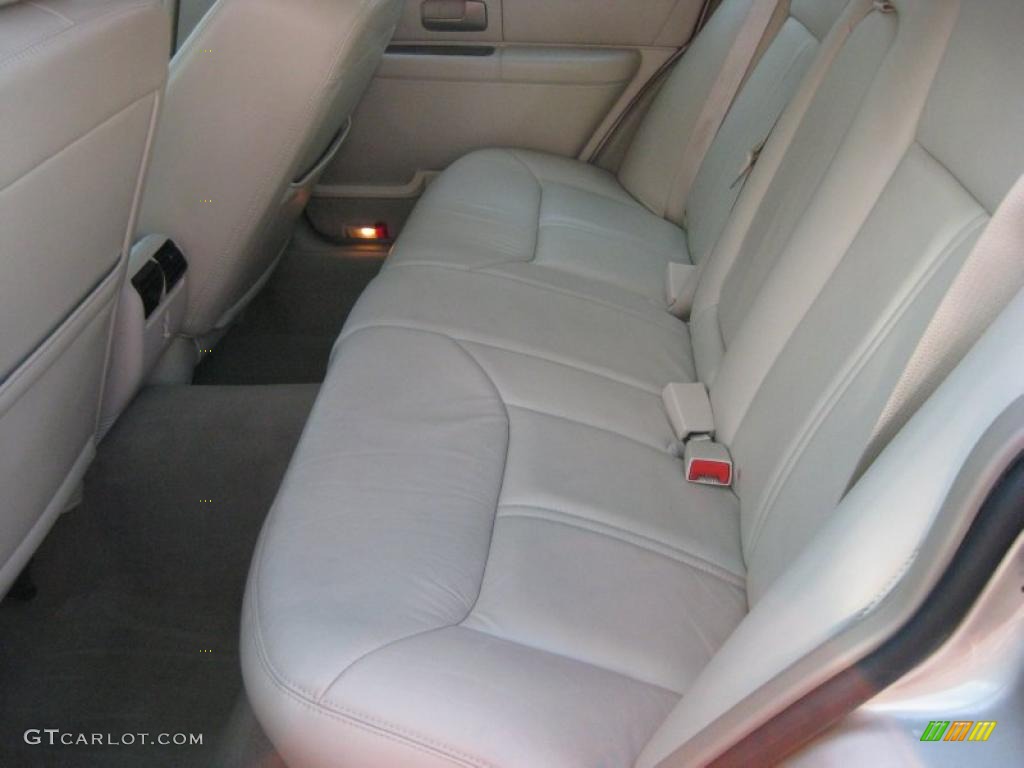 Light Camel Interior 2007 Lincoln Town Car Signature Limited Photo #46579376