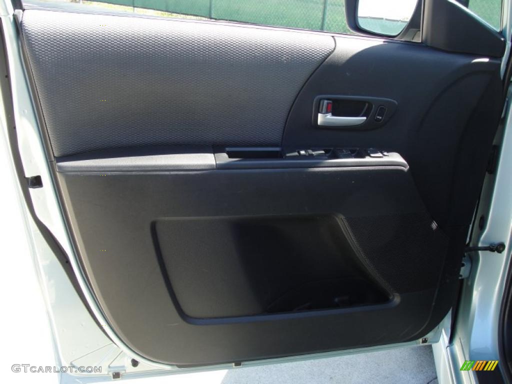 2006 MAZDA5 Sport - Stellar Silver Mica / Black photo #37