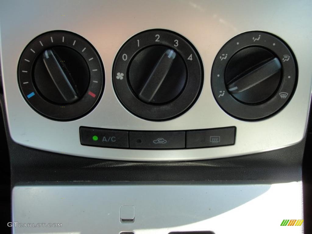 2006 Mazda MAZDA5 Sport Controls Photos