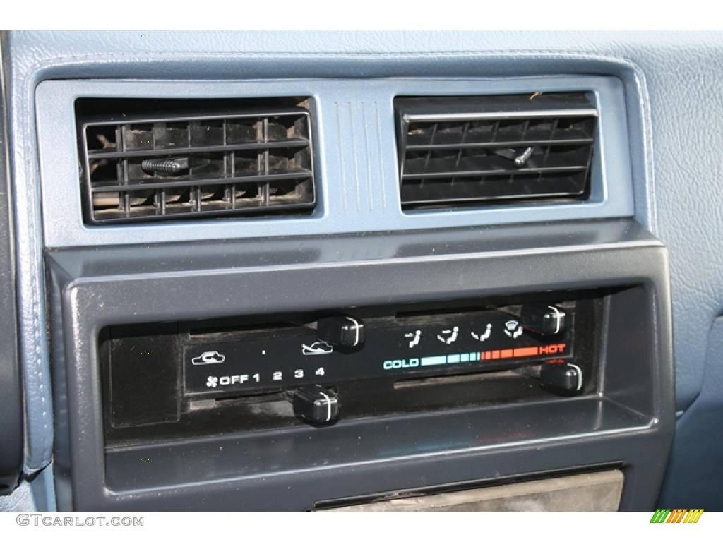 1992 Nissan Hardbody Truck SE V6 Extended Cab Controls Photos