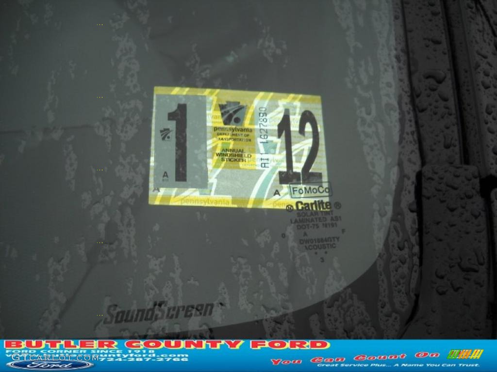 2011 Escape XLT Sport V6 4WD - Tuxedo Black Metallic / Charcoal Black photo #16