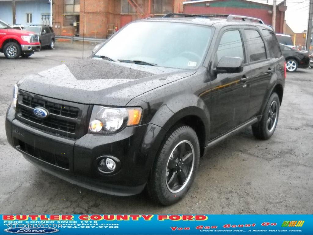 2011 Escape XLT Sport V6 4WD - Tuxedo Black Metallic / Charcoal Black photo #19