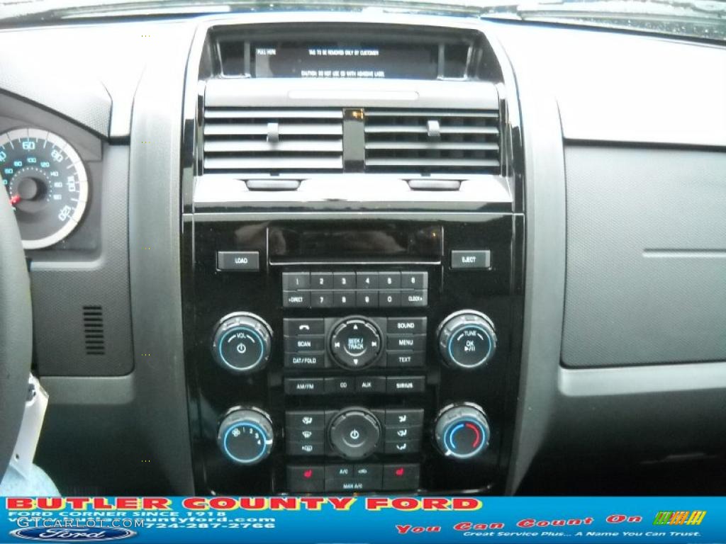 2011 Escape XLT Sport V6 4WD - Tuxedo Black Metallic / Charcoal Black photo #22