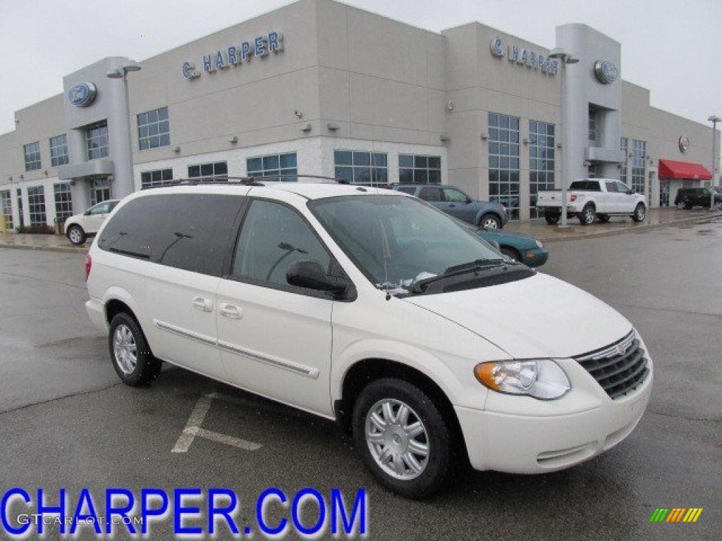 2007 Town & Country Touring - Stone White / Medium Slate Gray photo #1