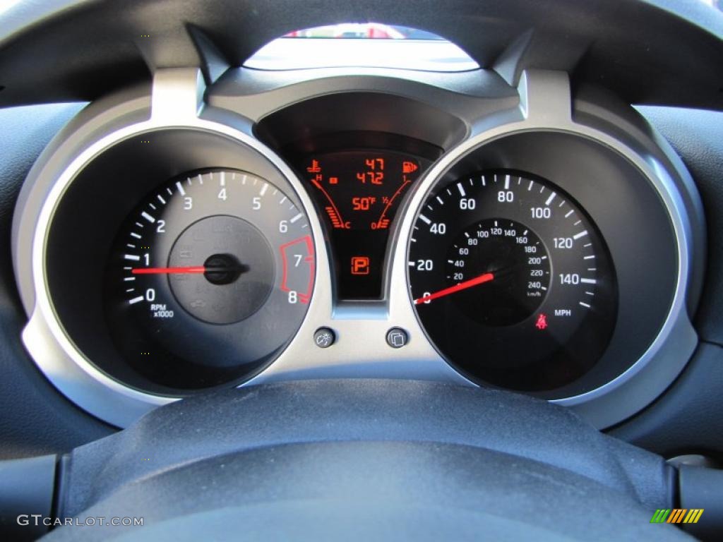 2011 Nissan Juke SV Gauges Photo #46590534