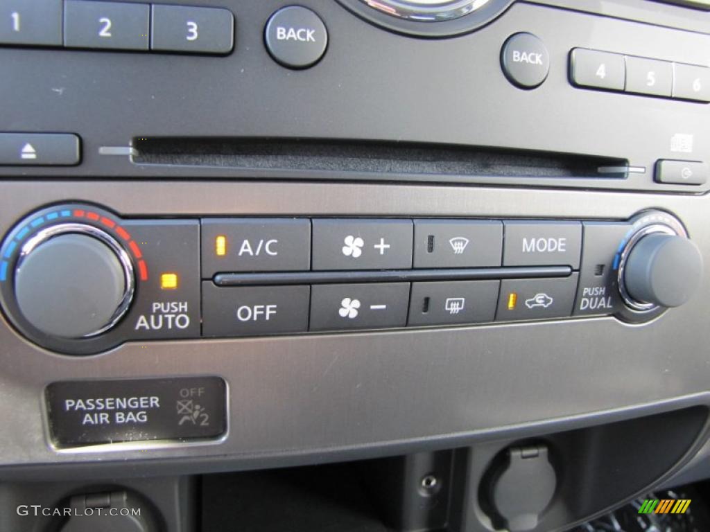 2011 Nissan Armada SV Controls Photo #46590735