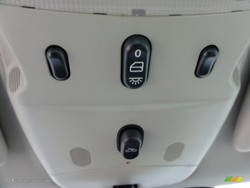 2006 Saab 9-3 Aero Sport Sedan Controls Photo #46591505
