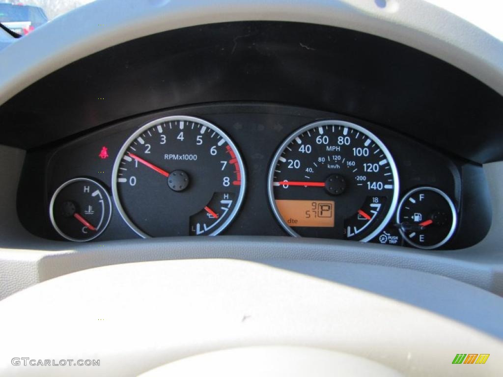 2011 Nissan Frontier SL Crew Cab Gauges Photos