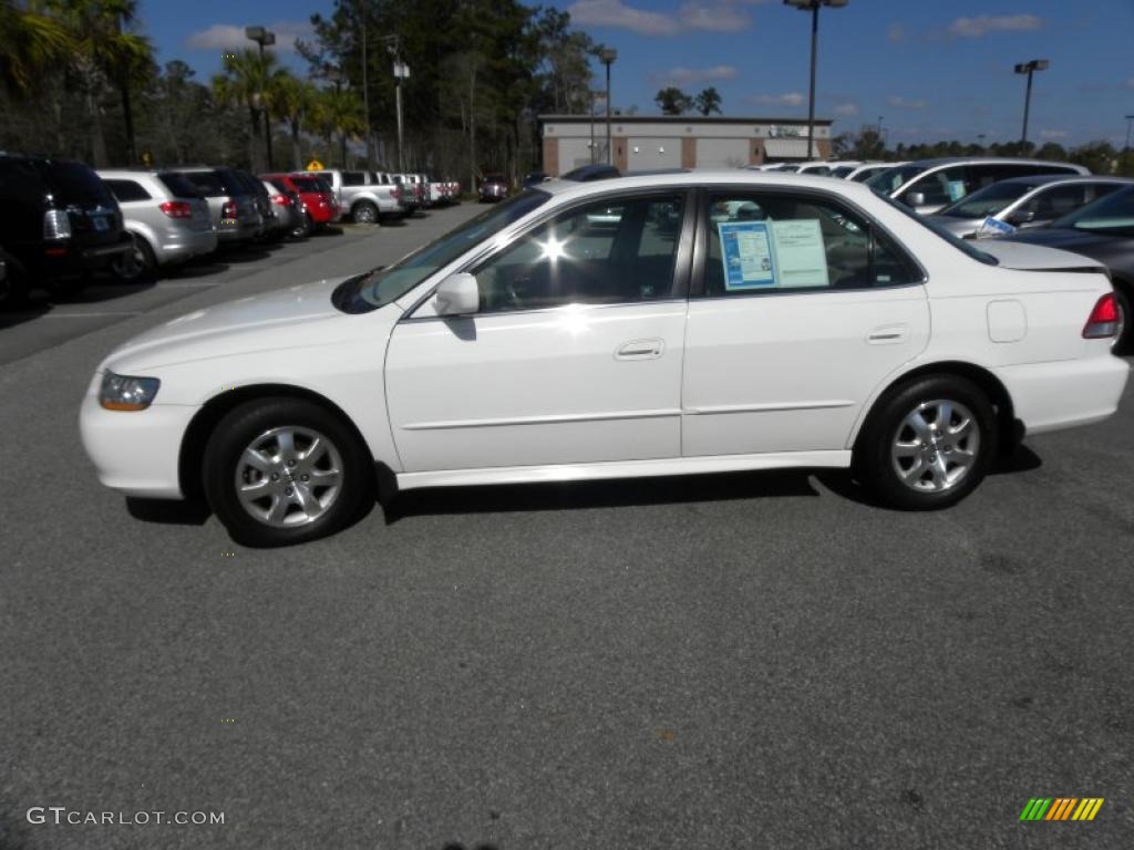 2002 Accord EX Sedan - Taffeta White / Ivory photo #2