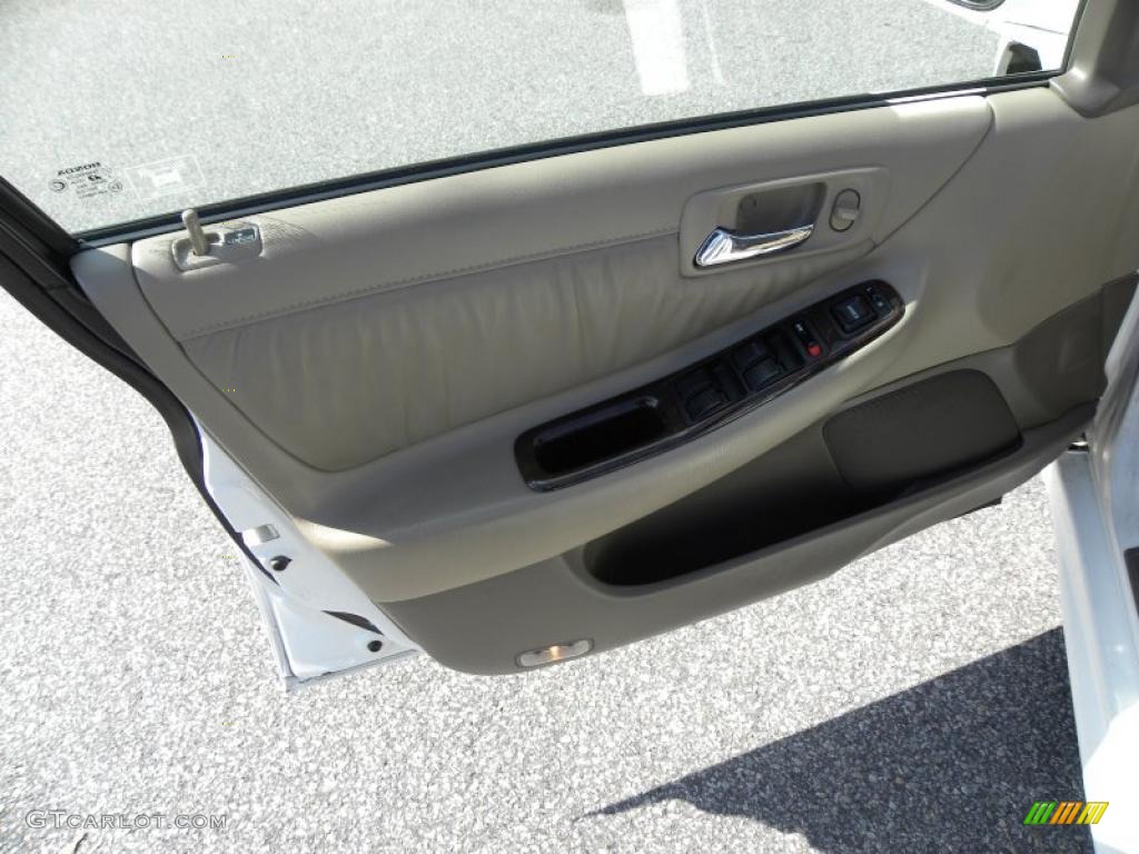 2002 Accord EX Sedan - Taffeta White / Ivory photo #6