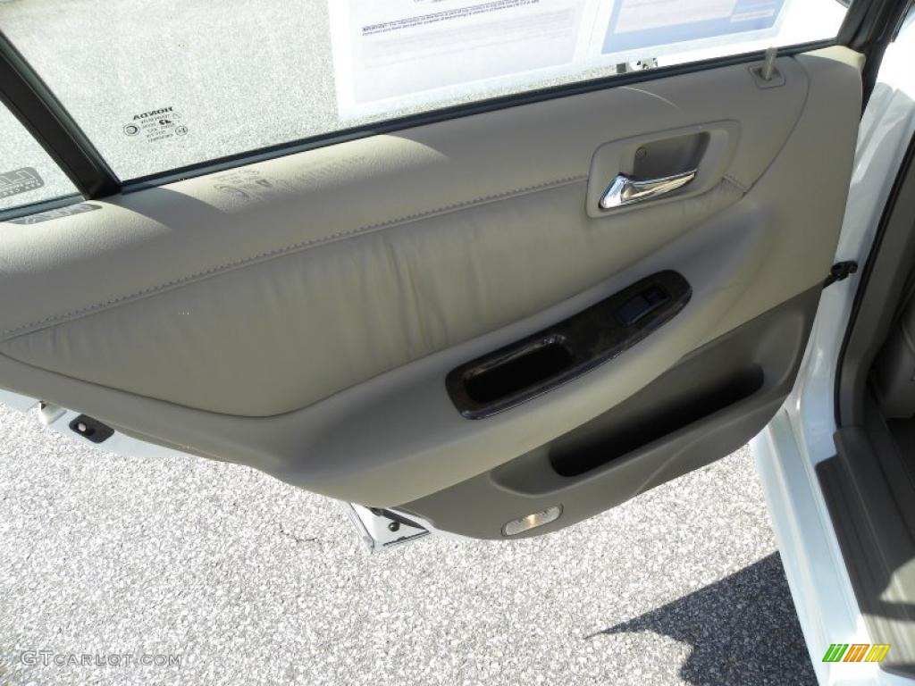 2002 Accord EX Sedan - Taffeta White / Ivory photo #8