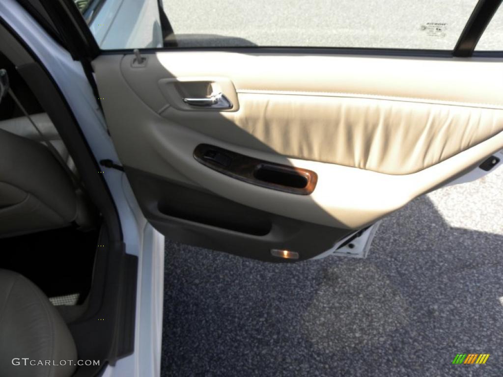 2002 Accord EX Sedan - Taffeta White / Ivory photo #12
