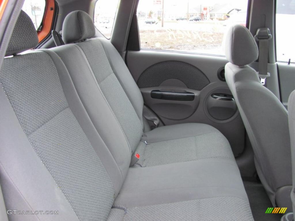 Gray Interior 2005 Chevrolet Aveo LT Hatchback Photo #46593737