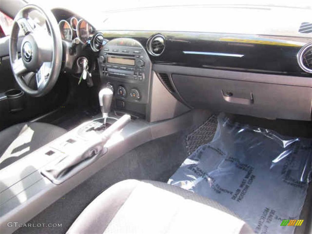 Black Interior 2006 Mazda MX-5 Miata Sport Roadster Photo #46594916