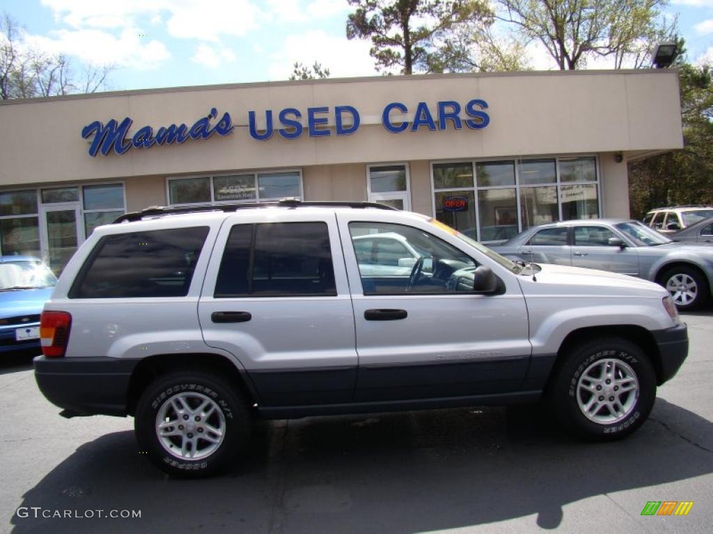 2004 Grand Cherokee Laredo - Bright Silver Metallic / Taupe photo #1