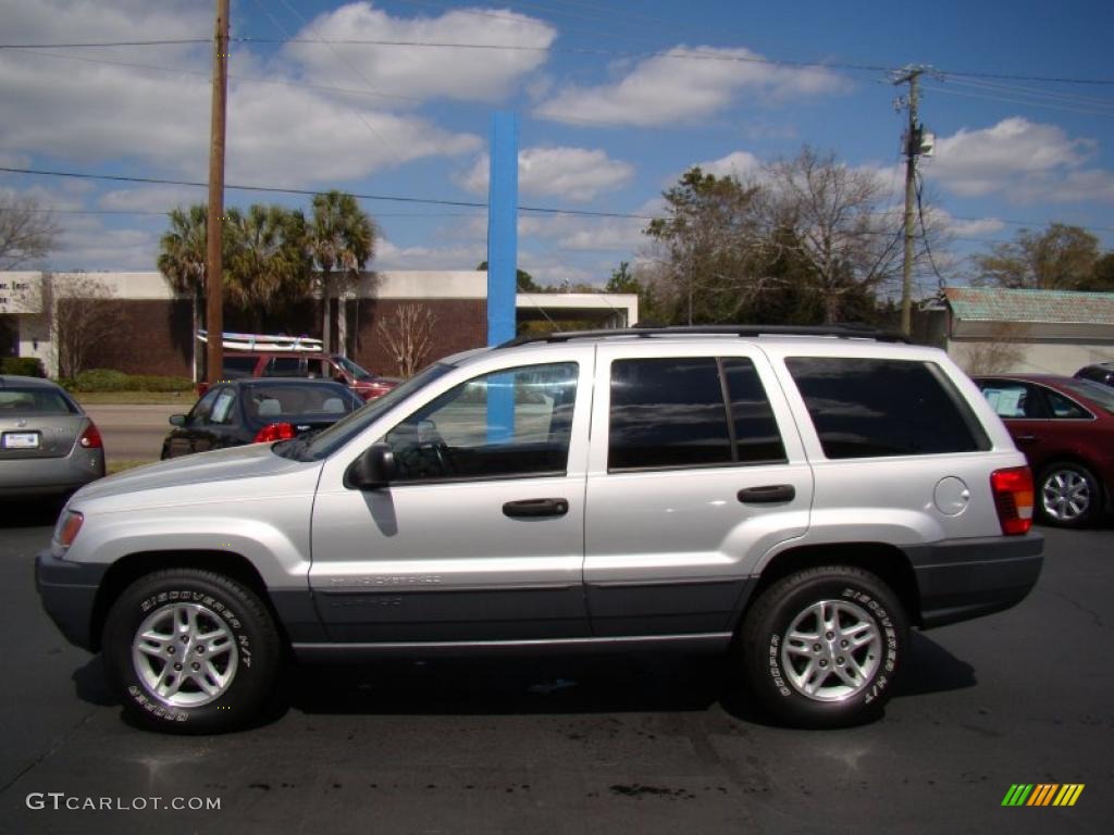 2004 Grand Cherokee Laredo - Bright Silver Metallic / Taupe photo #6