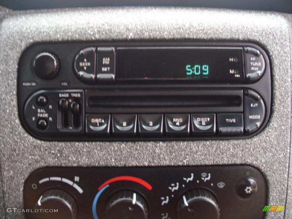 2003 Dodge Dakota SXT Club Cab Controls Photo #46598996