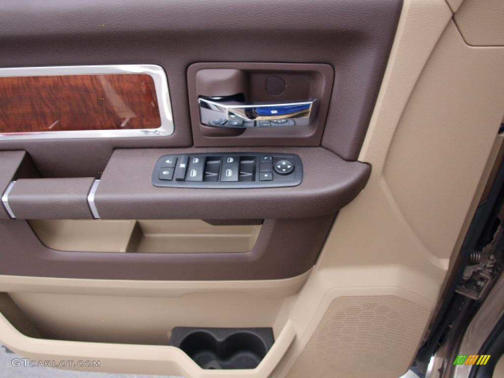 2009 Ram 1500 Laramie Quad Cab 4x4 - Austin Tan Pearl / Light Pebble Beige/Bark Brown photo #15