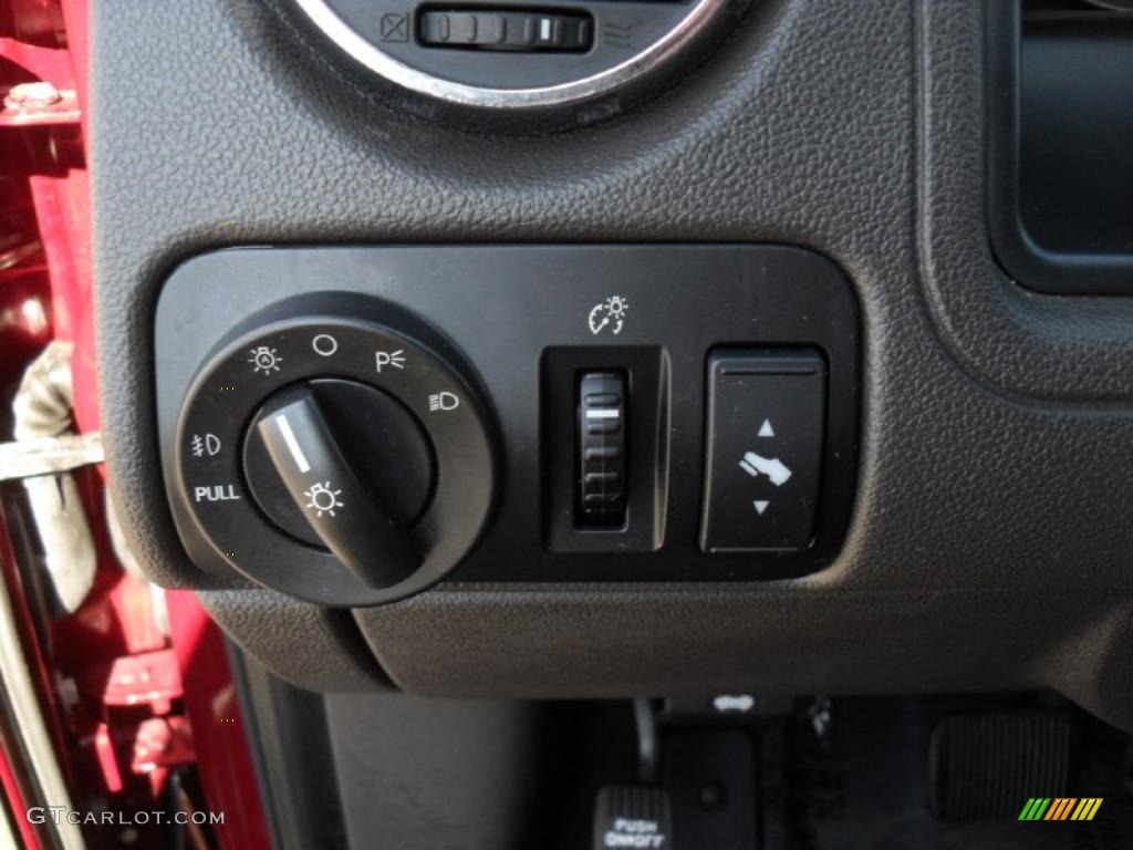 2008 Ford Taurus X Eddie Bauer Controls Photo #46603708