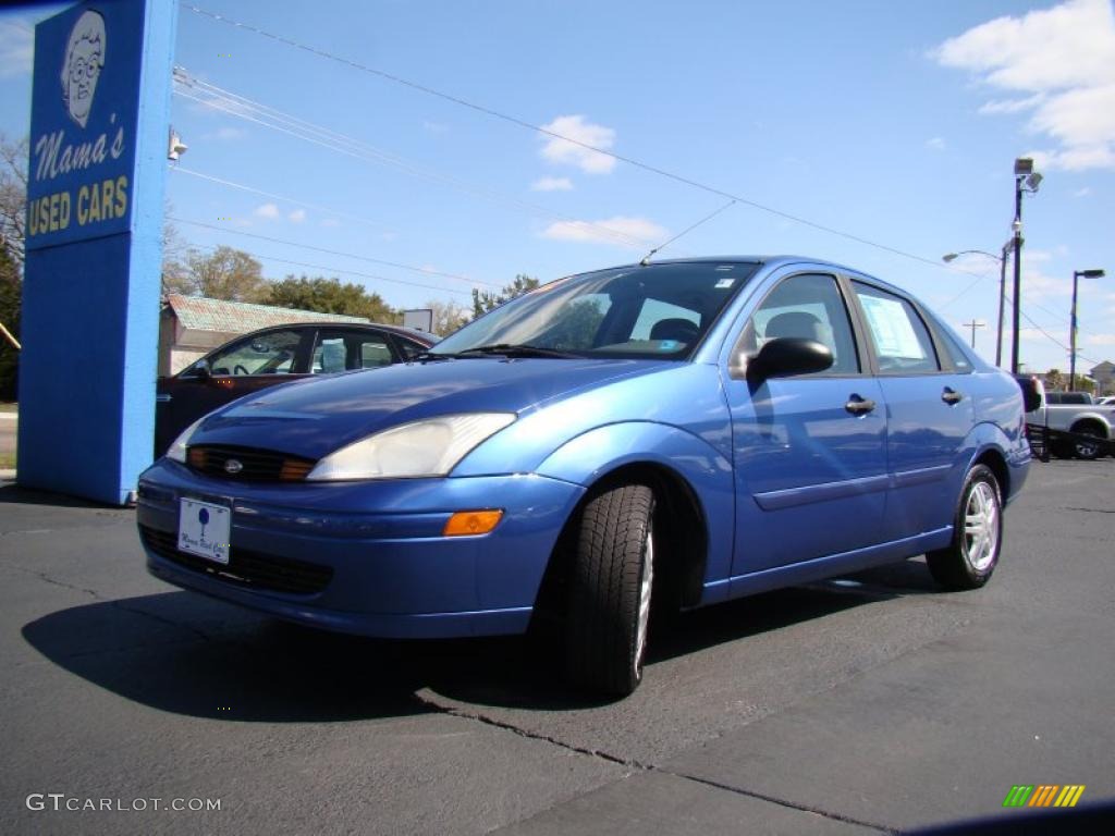 2002 Focus SE Sedan - Malibu Blue Metallic / Medium Graphite photo #30