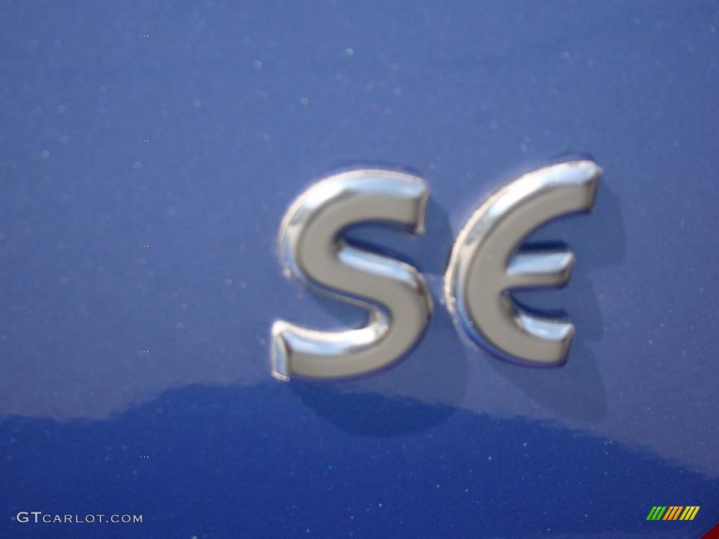 2002 Focus SE Sedan - Malibu Blue Metallic / Medium Graphite photo #33