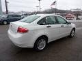 White Suede - Focus SE Sedan Photo No. 4