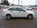 White Suede - Focus SE Sedan Photo No. 5