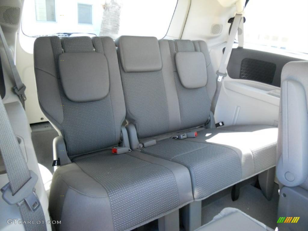 Aero Gray Interior 2011 Volkswagen Routan S Photo #46607220