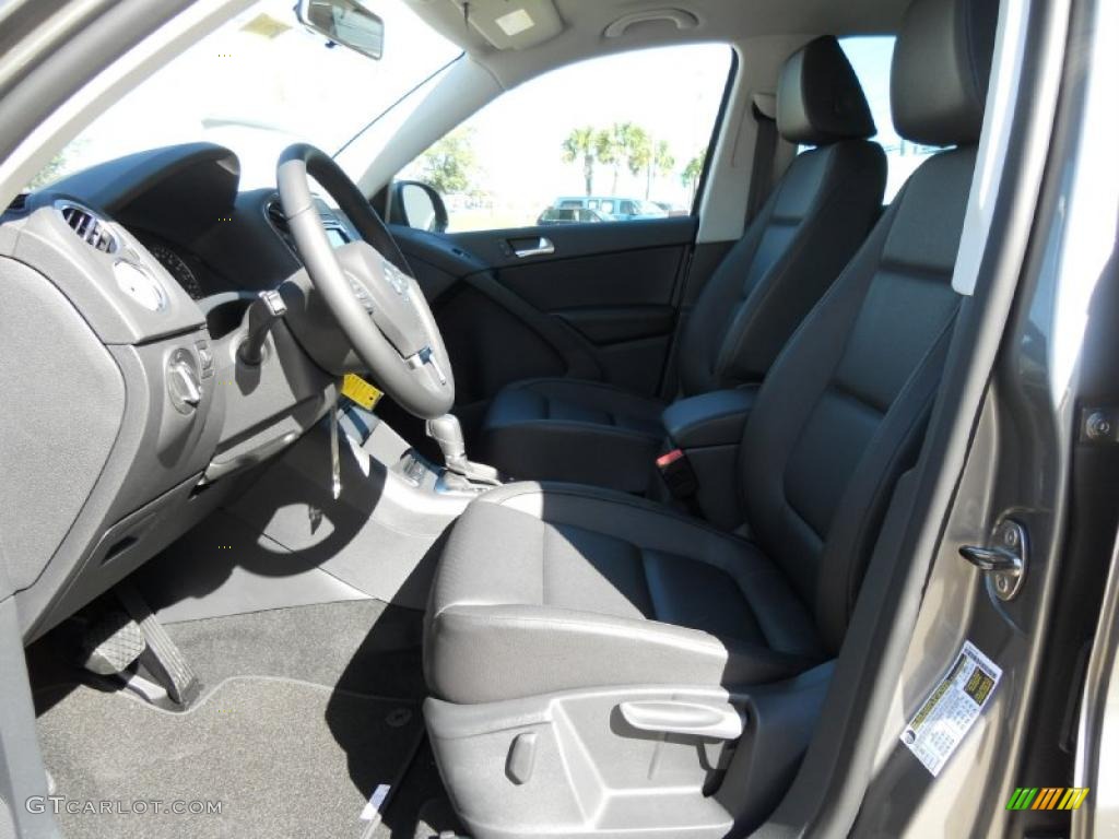 Charcoal Interior 2011 Volkswagen Tiguan SE Photo #46607467