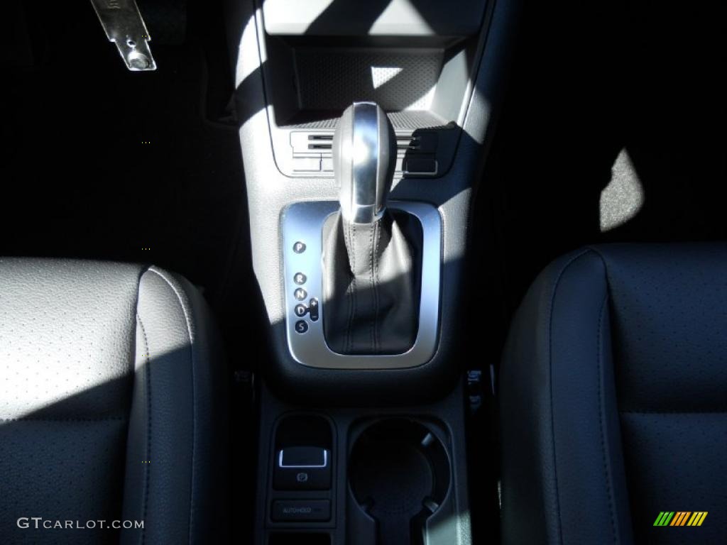 2011 Volkswagen Tiguan SE 6 Speed Tiptronic Automatic Transmission Photo #46607515
