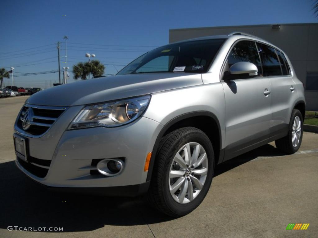 2011 Tiguan SE - Reflex Silver Metallic / Charcoal photo #3