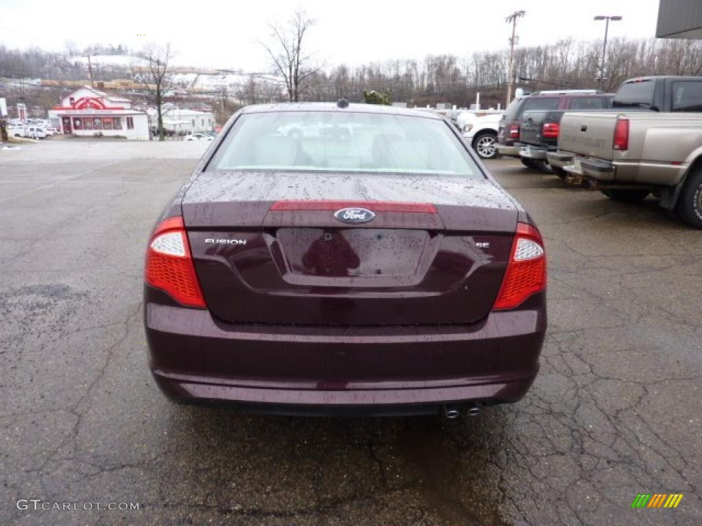 2011 Fusion SE - Bordeaux Reserve Metallic / Medium Light Stone photo #3