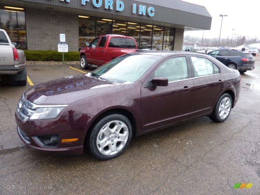 2011 Fusion SE - Bordeaux Reserve Metallic / Medium Light Stone photo #8