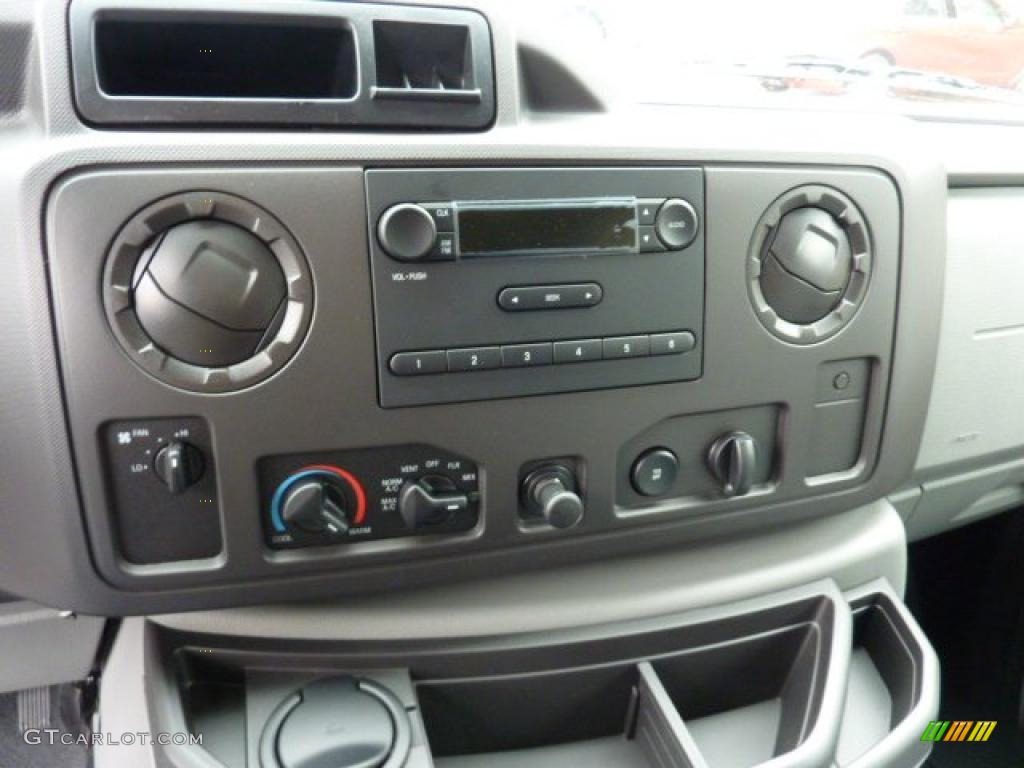 2011 Ford E Series Van E150 Commercial Controls Photo #46608235