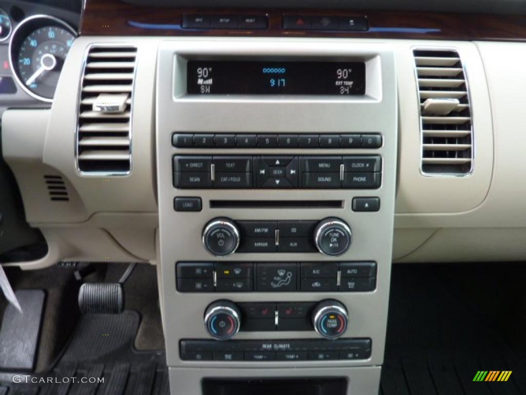 2010 Ford Flex SEL AWD Controls Photo #46609477