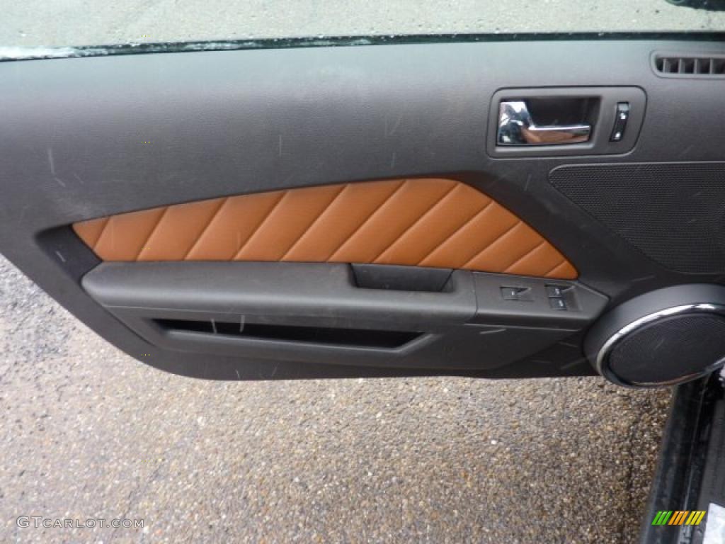 2011 Ford Mustang V6 Premium Convertible Saddle Door Panel Photo #46610100
