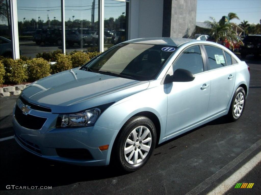 2011 Cruze LS - Ice Blue Metallic / Jet Black/Medium Titanium photo #1