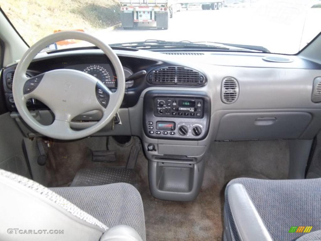 1997 Plymouth Grand Voyager SE Gray Dashboard Photo #46617871