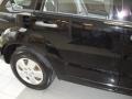 Black - Caliber SE Photo No. 8